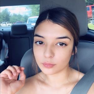 Meet your Posher, Juliana